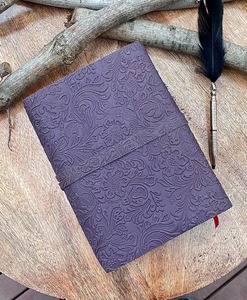 10X7 Diario de cuero en relieve floral púrpura con encuadernación de costura de sillín - Product Image 3