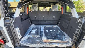 รถฟอร์ด บรองโก แร็พเตอร์ ปี 2024 รุ่น 4 ประตู SUV ขับเคลื่อน 4 ล้อ (เครื่องยนต์ 3.0 ลิตร 6 สูบ เทอร์โบ เกียร์อัตโนมัติ 10 สปีด) ผ่านการรับรองความสะอาดและสภาพดี - Product Image 3