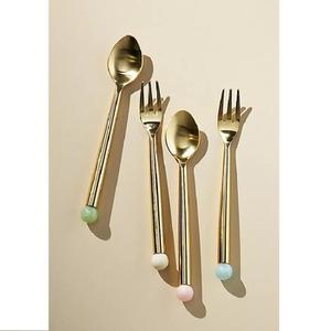 Cuchara grande de acero inoxidable con acabado dorado y cuchara de boda de base colorida DE LA India Ideal para el suministro de Mesa del hogar y el hotel - Product Image 1