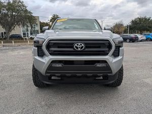 Tacoma 2024 Usada, Transmisión Manual, Volante a la Izquierda, Cuero Oscuro Turbo, R16 en Venta - Product Image 6