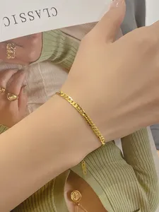 Bracelets de charme pour femme en acier titane de style moderne, couleur or unie, grain classique, placage tendance pour femmes - Product Image 1