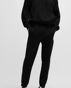 ชุดวอร์มผู้ชายแบบขายส่งสั่งทำพิเศษ พร้อมงานปักและสกรีน พิมพ์ลายแบบซับลิเมชั่น ชุดออกกำลังกายโดย Ako - Product Image 2