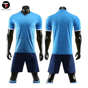 Camisetas de fútbol unisex de la mejor calidad con logotipo personalizado tela suave y nuevos uniformes personalizables a bajo precio - Product Image 4