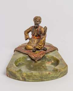 Nouveau cendrier en laiton de conception classique faite à la main indienne avec base en bois taille et forme personnalisées quantité minimale de commande bas à vendre - Product Image 5