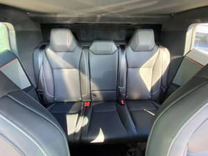 รถเทสล่า ไซเบอร์ทรัค ปี 2024 สภาพดีเยี่ยม - Product Image 2