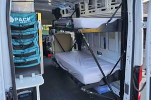 Conversión de E-Transit 350 en Camper 2022, con Tienda de Campaña en el Techo - Product Image 4
