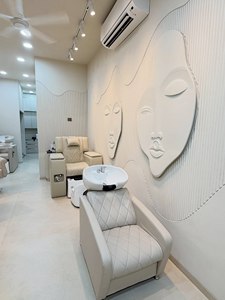 Sillón de Barbería Acolchado de Cuero PU Blanco, Base Cuadrada con Altura Ajustable Hidráulica, Mueble de Acero para Salón de Belleza y Peluquería - Product Image 5