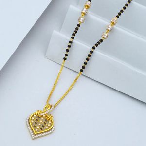 Collar Mangalsutra con Diseño de Corazón para Mujer, Joyería India Tradicional Elegante, Accesorio de Moda Étnica para Novias y Bodas - Product Image 1