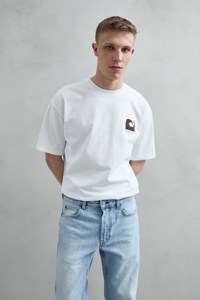 T-Shirt Oversize Bianca 100% Cotone a Maniche Corte - Logo Frontale 'Chasing Waves' con Stampa Grafica Surf, Top Casual Streetwear - Product Image 3