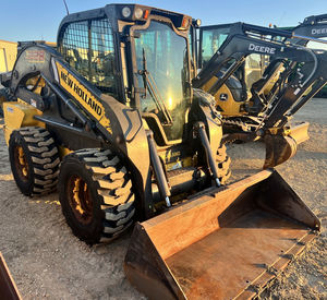 Chargeuse compacte New Holland L228, haute performance, équipement de construction lourd, système hydraulique avancé - Product Image 1