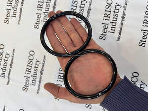 ปลอกคอไทเทเนียมสแตนเลสสตีลพร้อมโอริงแบบ Eternity Bondage สีดำสำหรับผู้ใหญ่ แฟชั่น BDSM สีตามสั่ง ขนาด 8 มม. พร้อมปลอกแขน - Product Image 3