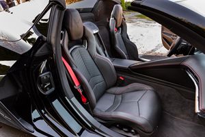 Corvette Z06 Cabriolet 2023 ~4 200 milles, moteur V8 LT6 de 670 ch, finition 3LZ, peu modifiée - Product Image 4