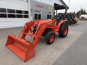Tractor Agrícola Kubota 4WD, Tractor de Ruedas con Alto Nivel de Seguridad, Motor de Transmisión por Engranajes, Tractor Kubota L2501 - Product Image 3
