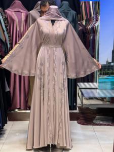 ชุดอิสลามแบบดั้งเดิมใหม่ปี 2025 สำหรับผู้หญิง อาบายะห์สีดำสวยงามจากดูไบ ซาอุดีอาระเบีย ผลิตจากผ้าโพลีเอสเตอร์แบบตะวันออกกลาง - Product Image 2