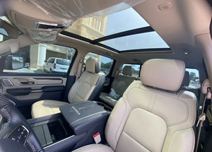 SUV ultra-luxueux 2024 d'occasion, transmission automatique, moteur turbo, sièges en tissu, pneus R18, 7 places, toit ouvrant panoramique - Product Image 6