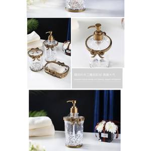 Juegos de baño de metal ofrecen una durabilidad que resiste el uso diario, manteniendo una apariencia pulida y elegante durante años. - Product Image 4