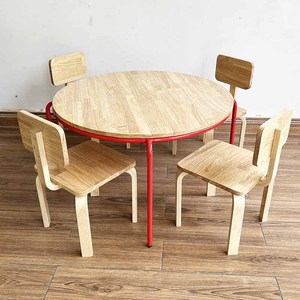 Ensemble table ronde et 4 chaises en bois massif de style scandinave KGD024 pour usage en maternelle, atelier, salle de bain, chambre, école, gymnase - Product Image 2
