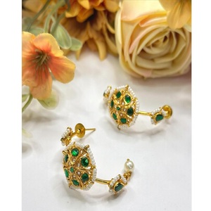 ต่างหูฟิวชั่นสุดเก๋ที่ดูโดดเด่นพร้อมต่างหูหินสำหรับผู้หญิงสาวๆสำหรับใส่ไปปาร์ตี้ตอนเย็นแฟชั่น - Product Image 1