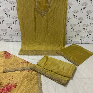 Traje Gharara de seda Chinon sofisticado de primera calidad, impresionante bordado multihilo, secuencia Jari para fiestas, indio pakistaní - Product Image 1