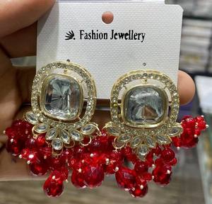 INDIO ÚLTIMO TRADICIONAL KUNDAN CHAPADO EN ORO ALTO CON DISEÑADOR DE PERLAS HERMOSO JUEGO DE PENDIENTES KUNDAN FANCY PARA MUJERES Y NIÑAS - Product Image 6