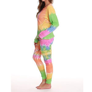 Conjunto Deportivo de Invierno para Mujer, Pantalones Deportivos y Sudadera con Capucha, Estampado Tie Dye, Transpirable, Personalizable, 100% Algodón - Product Image 2