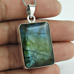 อัญมณีลาบราดอไรต์สีฟ้าธรรมชาติทรงสี่เหลี่ยมผืนผ้าจี้มีระดับ925เงินแท้เครื่องประดับแฮนด์เมดสำหรับงานเลี้ยงวันเกิด - Product Image 1