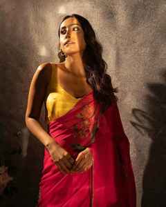 ชุดประจำชาติมาใหม่ชุดส่าหรีผ้าไหมลายดอกไม้สวยงามพิมพ์ดิจิตอลมือใหญ่คัตดานาแฟชั่นผู้หญิง - Product Image 2