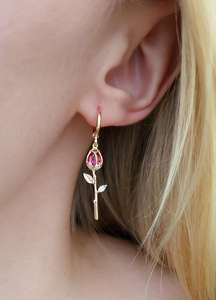 Boucles d'oreilles créoles Huggie en argent sterling 925 plaqué or avec charm rubis rose mignon, style vintage, cadeau de fête pour elle - Product Image 3