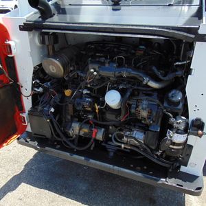 Puissant et flexible utilisé 2 tonnes S18 Skid Steer Loader EPA Engine Construction Equipment Tracteur et Track Loader Combination - Product Image 3