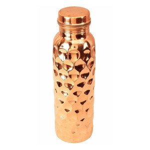 Bouteille d'eau de conception artistique martelée en cuivre pur 100% pour les utilisations bénéfiques pour la santé - Product Image 2