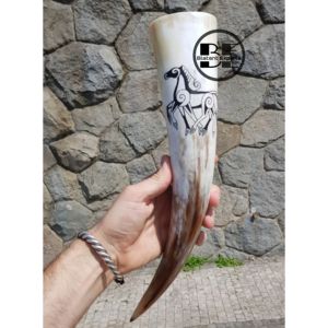 Cuerno para beber natural 2025 Cuerno de buey de vaca 100% Recuerdo religioso tallado con logotipo personalizable Capacidad de 300-400ml - Product Image 1