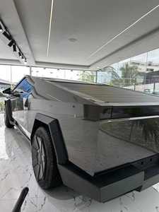USADO, Tesla Cybertruck Cyberbeast 2024, Camioneta, Dark Turbo R18, Volante a la Izquierda, Automática, Diésel, Asientos de Cuero, Techo Solar, OEM - Product Image 3