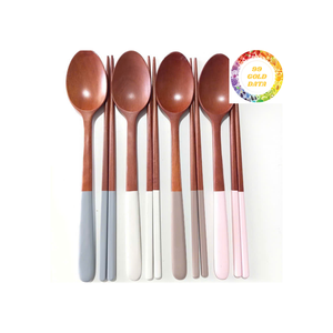 Cuillère en bois faite à la main de haute qualité du Vietnam pour la vaisselle de cuisine et l'utilisation quotidienne au prix de gros - Product Image 3