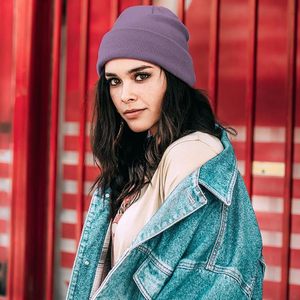 Gorro de invierno de lana unisex moderno, gorro grueso y acogedor con tela elástica, perfecto para ropa informal y estilo de clima frío - Product Image 3