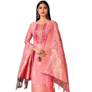 Impresión digital de jacquard de seda pesada con bordado Zari Neck Work Rayon Ethnic Long Kurtis Set con Dupatta - Product Image 1