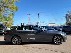 Magnifique BMW Série 330i xDrive AWD 2023 Grise, Conduite à Gauche, Occasion, Toit Ouvrant, Démarrage à Distance, Sièges en Cuir, Jantes en Alliage - Product Image 2