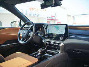 รถยนต์มือสองปี 2024 ไฮบริด ซีดาน ขับเคลื่อน 4 ล้อ เกียร์อัตโนมัติ ระบบขับเคลื่อนน้ำมัน/ไฟฟ้า ห้องโดยสารกว้างขวาง 4 ที่นั่ง เบาะหนัง หลังคาพาโนรามา - Product Image 6