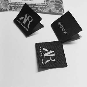 Etiquetas tejidas de Damasco de alta calidad | Etiquetas de tela para coser para Ropa | Fábrica de etiquetas con logotipo personalizado de Pakistán - Product Image 4