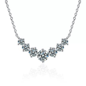Collar de Plata 925 con Colgante de Moissanita de Lujo para Mujer, Diseño de Flor Sonriente, Joyería Fina, Accesorio de Moda, Regalo de Navidad - Product Image 1