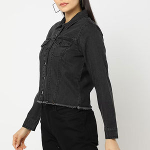Vente chaude Léger Écologique Femmes Jeans Veste Logo Personnalisé Imprimé Mode Outfit Coton Remplissage Rivet Décoration - Product Image 2