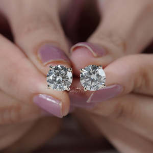 Boucles d'oreilles solitaires en diamant rond certifié IGI avec or jaune, boucles d'oreilles en diamant certifié IGI en or jaune - Product Image 6