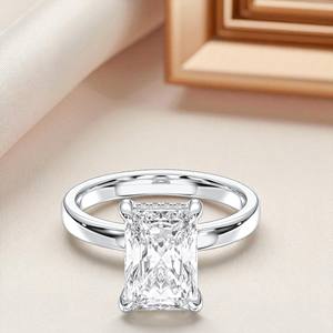 3.19 Carat E-F/VVS-VS Moissanite Radiant & Forme Ronde Diamant Prong Set Solitaire Bague de Fiançailles pour Femme en Argent - Product Image 4