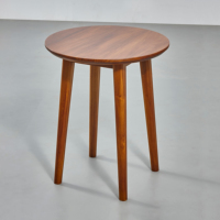Table basse en teck nordique moderne, confortable, durable et élégante, avec pieds hauts, pour le salon