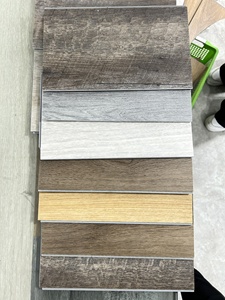 Piso de Vinilo de Lujo Impermeable en Planchas con IXPE de 1mm, PVC de 4mm 5mm 6mm con Sistema de Cierre Click SPC y Características Antideslizantes para Proyectos de Centros Comerciales - Product Image 6