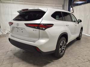 Highlander Hybrid XLE AWD 2024, SUV Nuevo y Usado, Volante a la Izquierda, Interior Oscuro, Asientos de Cuero - Product Image 3