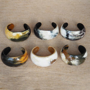 Pulsera de cuerno, accesorio diario, joyería hecha a medida, la mejor oferta, pulseras de cuernos, precio competitivo - Product Image 1