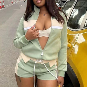 เสื้อครอปสองชิ้นสำหรับผู้หญิงกางเกงวอร์มใส่วิ่งพร้อมฮู้ดดี้แบบแพทช์ตกแต่งแบบถักกางเกงขาสั้นผ้าโพลีเอสเตอร์ - Product Image 1