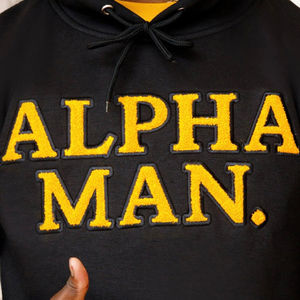 Sweat-shirt à capuche en coton mélangé chenille brodé Alpha Man, noir et or, personnalisé, en molleton, vêtements Greek Life - Product Image 4