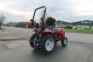 รถแทรกเตอร์ล้อยางดีเซล 4 ล้อขับเคลื่อน รุ่นใหม่ ปี 2020 MASSEY FERGUSON 1740M - Product Image 4