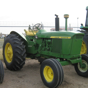 Tracteur John Deere 5030, machine agricole robuste, entièrement révisé, avec une excellente traction et stabilité - Product Image 1